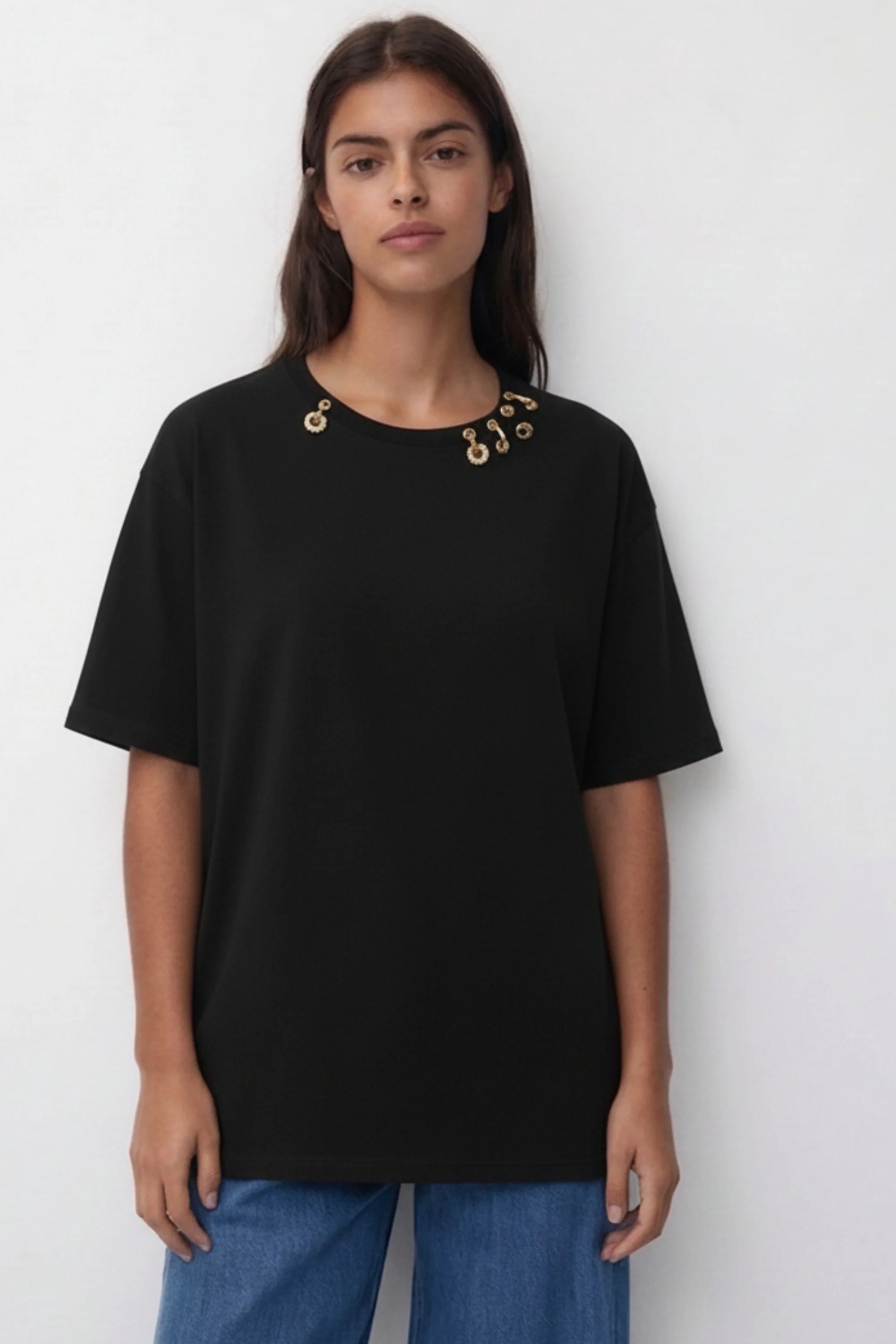 Black Gold Link Neck Detail T-Shirt